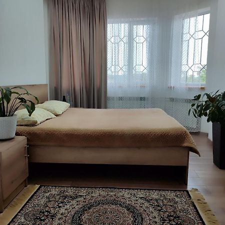 Amanat Guest House Bisjkek Eksteriør billede