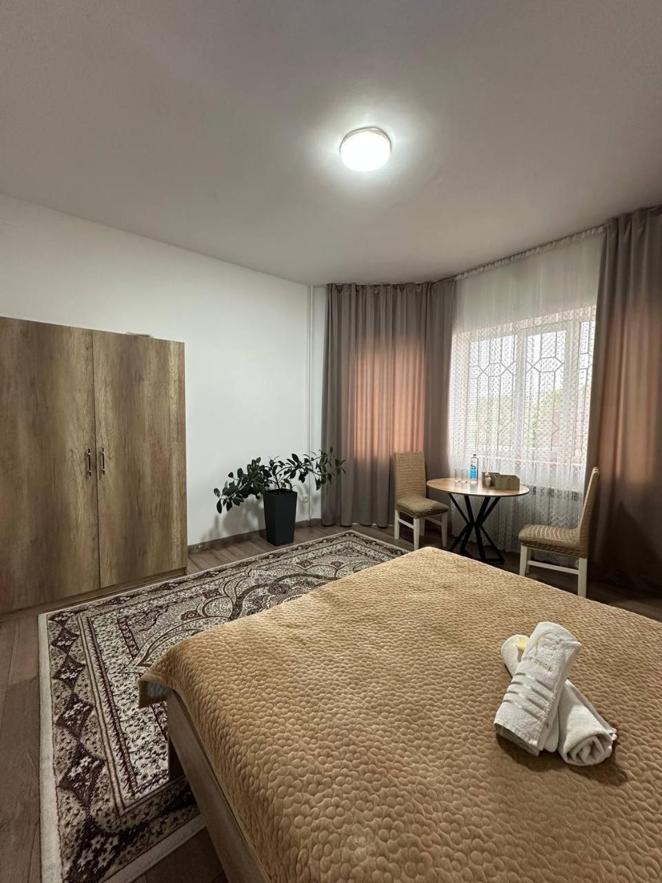 Amanat Guest House Bisjkek Eksteriør billede