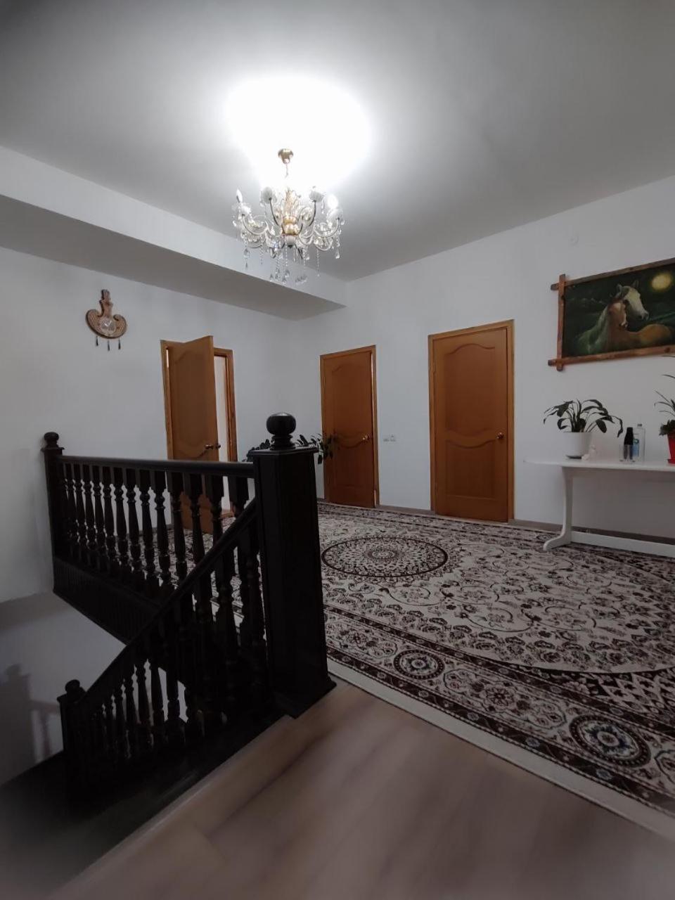 Amanat Guest House Bisjkek Eksteriør billede
