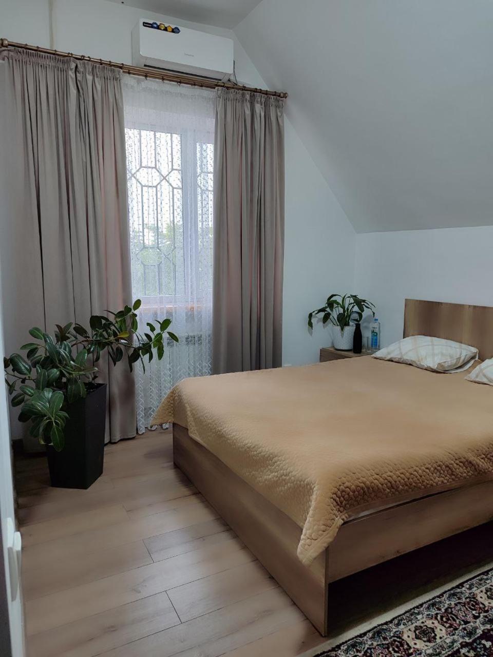 Amanat Guest House Bisjkek Eksteriør billede