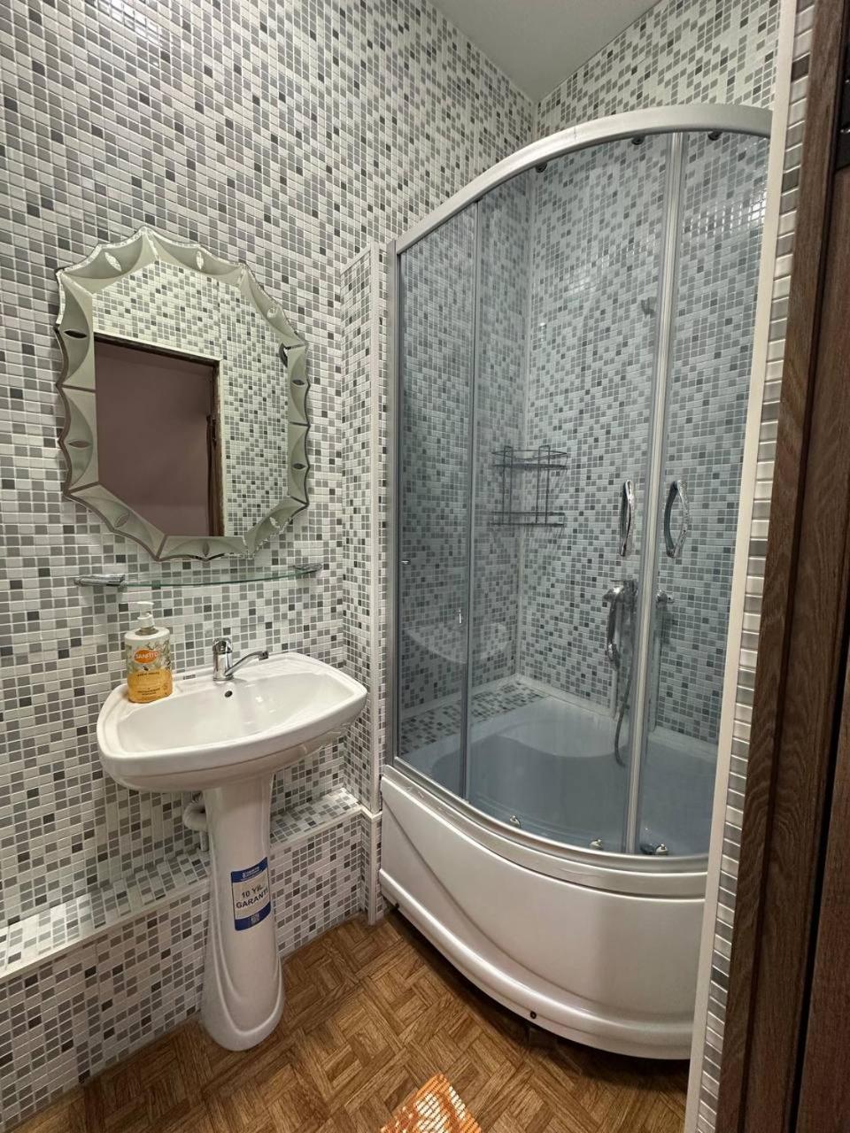 Amanat Guest House Bisjkek Eksteriør billede