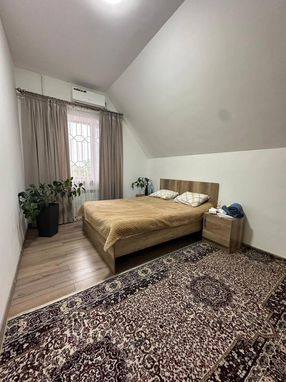 Amanat Guest House Bisjkek Eksteriør billede